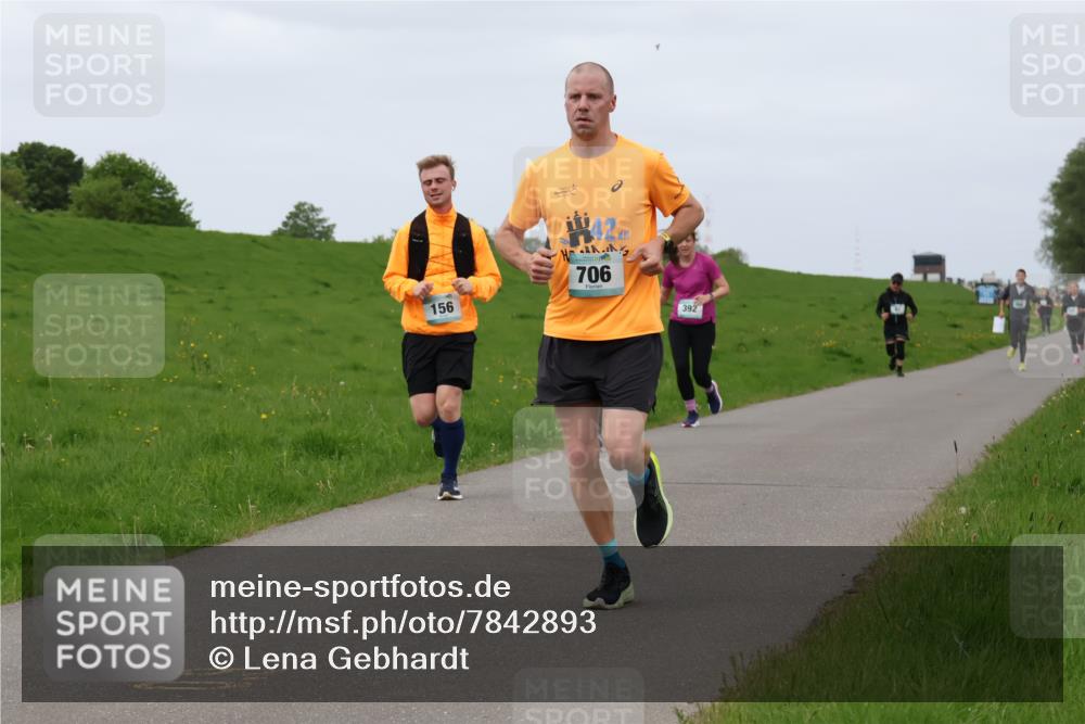 04.05.2025 - 8. Wedeler Halbmarathon Lena Gebhardt http://msf.ph/oto/7842893 04.05.2025 11:32:27 Laufen  meine-sportfotos.de