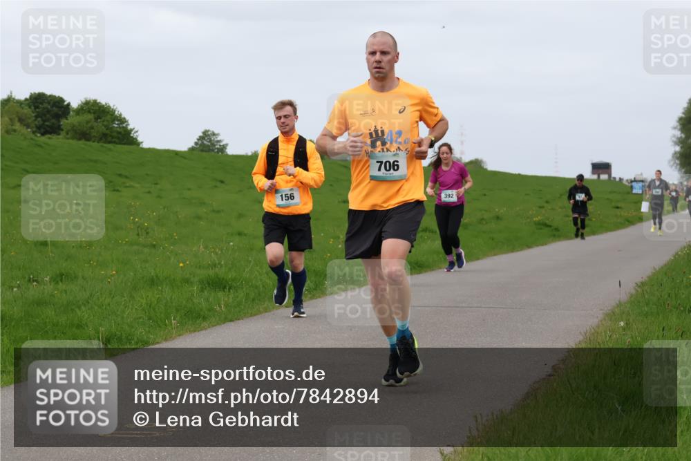04.05.2025 - 8. Wedeler Halbmarathon Lena Gebhardt http://msf.ph/oto/7842894 04.05.2025 11:32:27 Laufen  meine-sportfotos.de