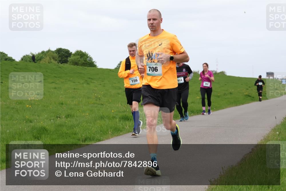 04.05.2025 - 8. Wedeler Halbmarathon Lena Gebhardt http://msf.ph/oto/7842896 04.05.2025 11:32:27 Laufen  meine-sportfotos.de