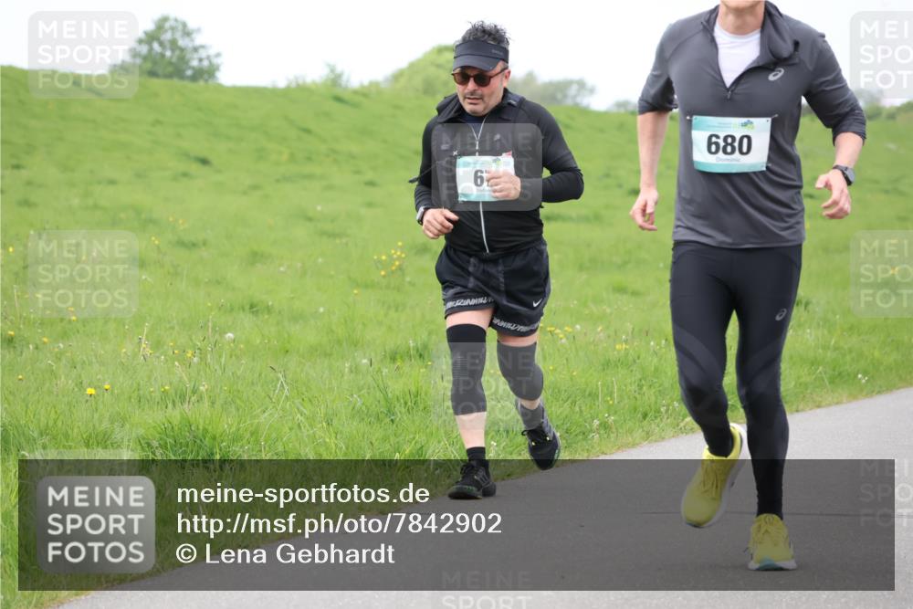 04.05.2025 - 8. Wedeler Halbmarathon Lena Gebhardt http://msf.ph/oto/7842902 04.05.2025 11:32:38 Laufen  meine-sportfotos.de