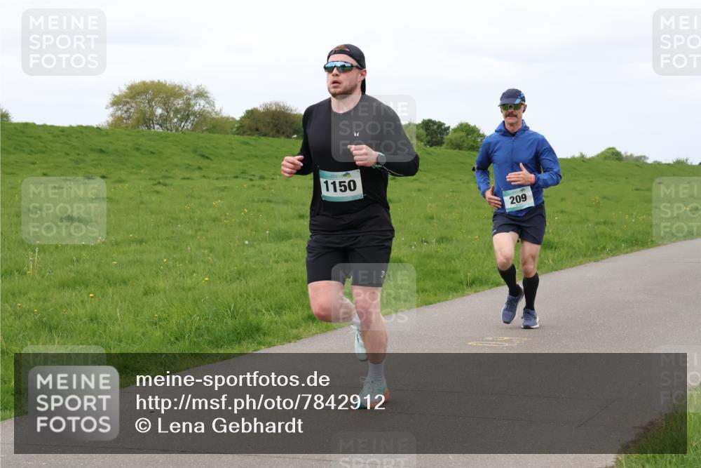04.05.2025 - 8. Wedeler Halbmarathon Lena Gebhardt http://msf.ph/oto/7842912 04.05.2025 11:33:12 Laufen  meine-sportfotos.de