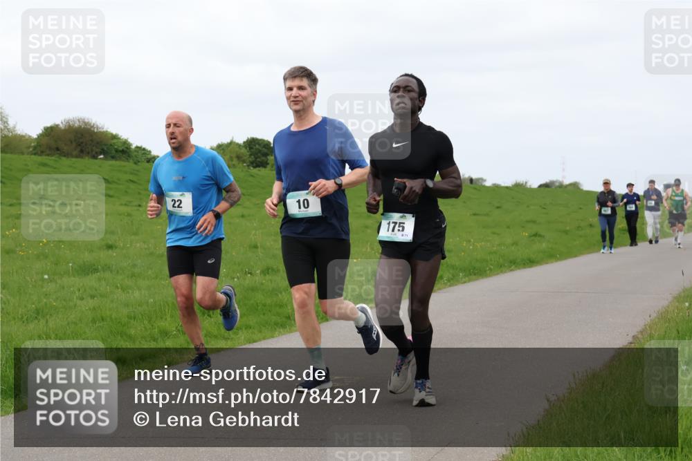 04.05.2025 - 8. Wedeler Halbmarathon Lena Gebhardt http://msf.ph/oto/7842917 04.05.2025 11:34:05 Laufen  meine-sportfotos.de