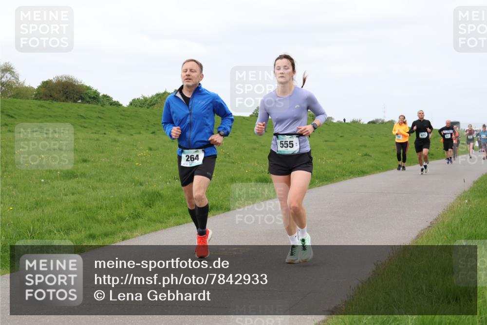 04.05.2025 - 8. Wedeler Halbmarathon Lena Gebhardt http://msf.ph/oto/7842933 04.05.2025 11:34:29 Laufen  meine-sportfotos.de