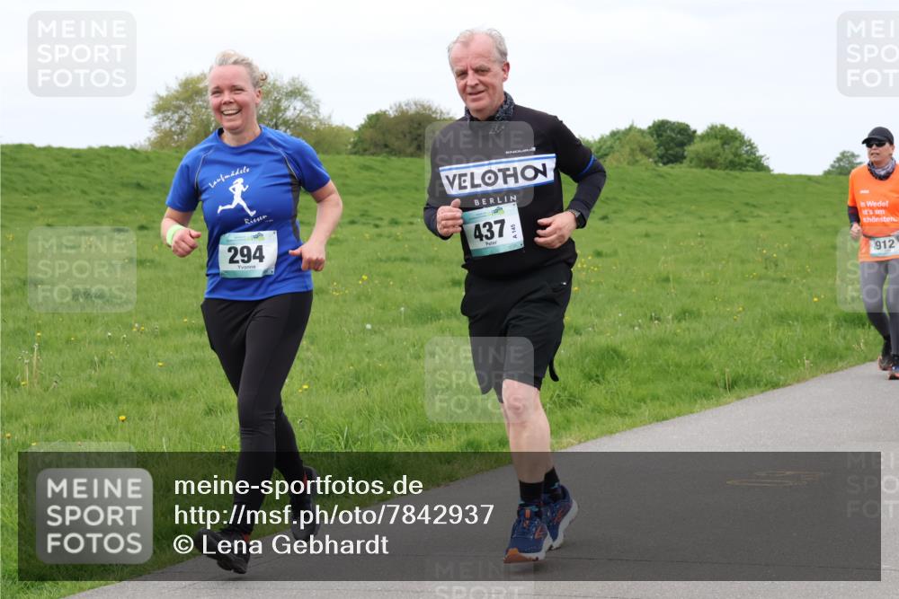 04.05.2025 - 8. Wedeler Halbmarathon Lena Gebhardt http://msf.ph/oto/7842937 04.05.2025 11:34:43 Laufen  meine-sportfotos.de