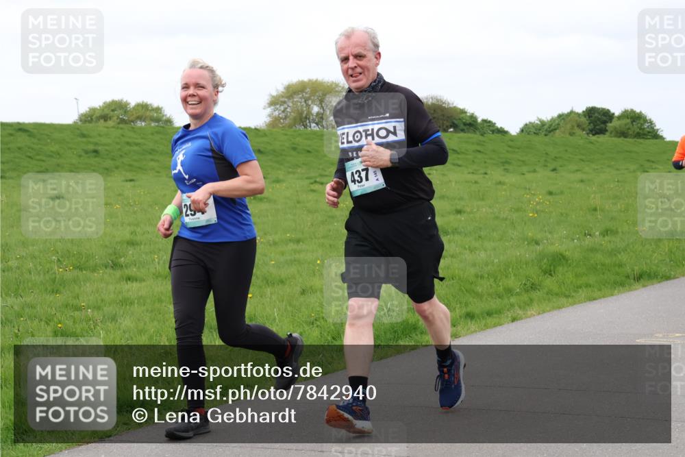 04.05.2025 - 8. Wedeler Halbmarathon Lena Gebhardt http://msf.ph/oto/7842940 04.05.2025 11:34:43 Laufen  meine-sportfotos.de