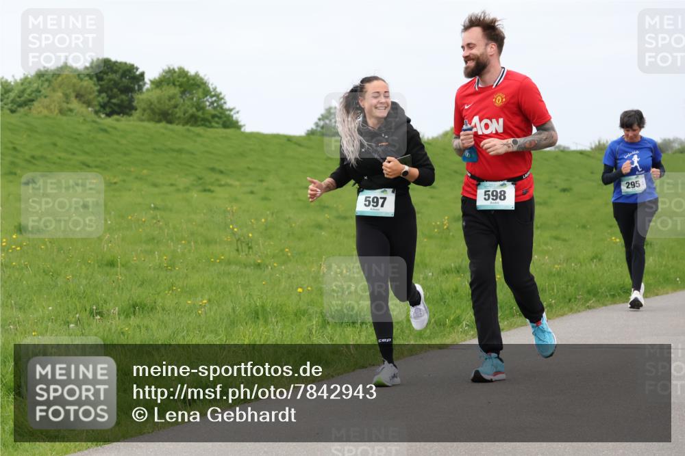 04.05.2025 - 8. Wedeler Halbmarathon Lena Gebhardt http://msf.ph/oto/7842943 04.05.2025 11:35:42 Laufen  meine-sportfotos.de