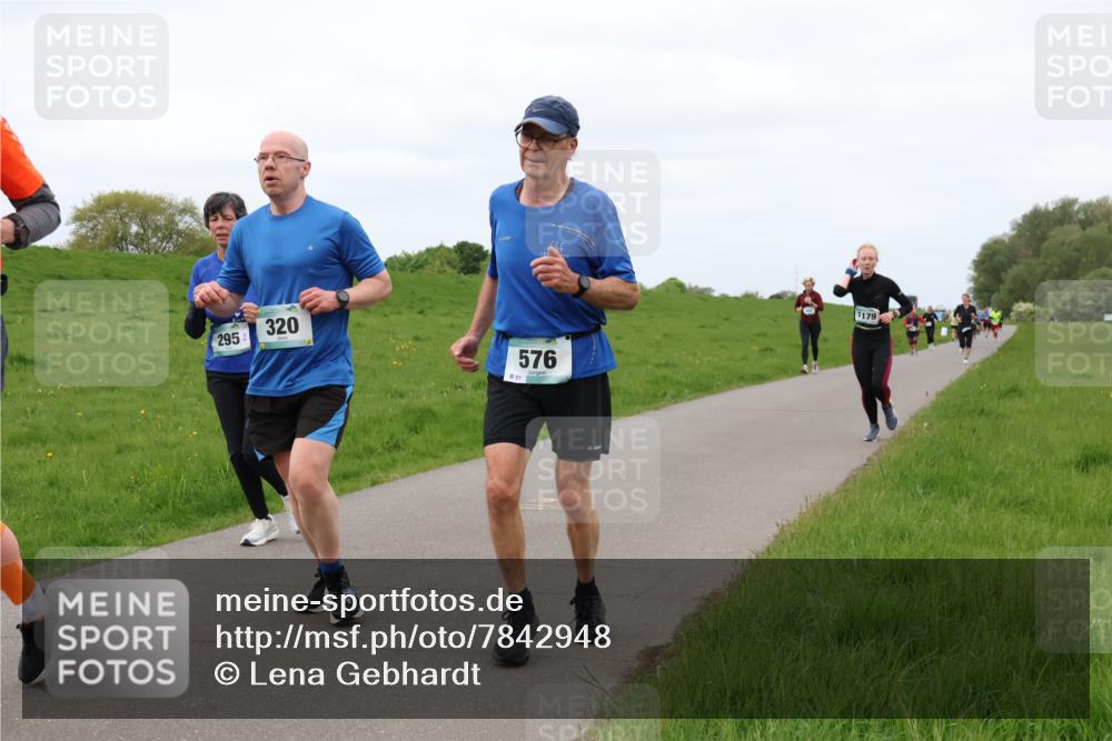 04.05.2025 - 8. Wedeler Halbmarathon Lena Gebhardt http://msf.ph/oto/7842948 04.05.2025 11:35:49 Laufen  meine-sportfotos.de