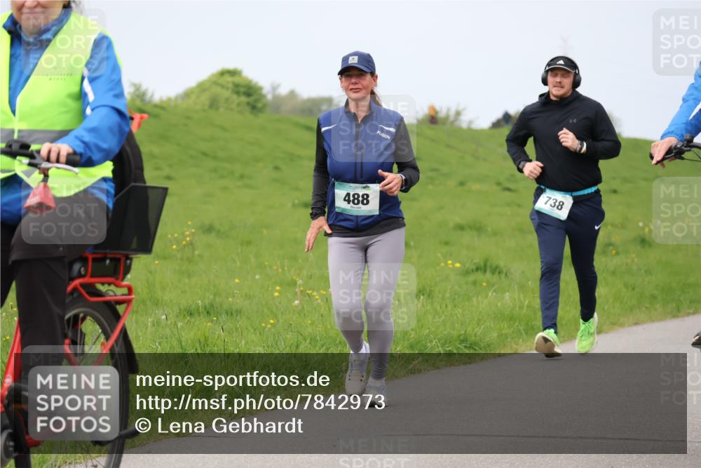 04.05.2025 - 8. Wedeler Halbmarathon Lena Gebhardt http://msf.ph/oto/7842973 04.05.2025 11:39:13 Laufen  meine-sportfotos.de