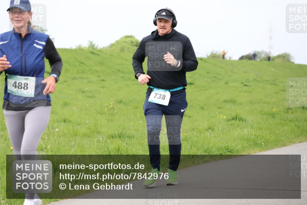 04.05.2025 - 8. Wedeler Halbmarathon Lena Gebhardt http://msf.ph/oto/7842976 04.05.2025 11:39:16 Laufen  meine-sportfotos.de