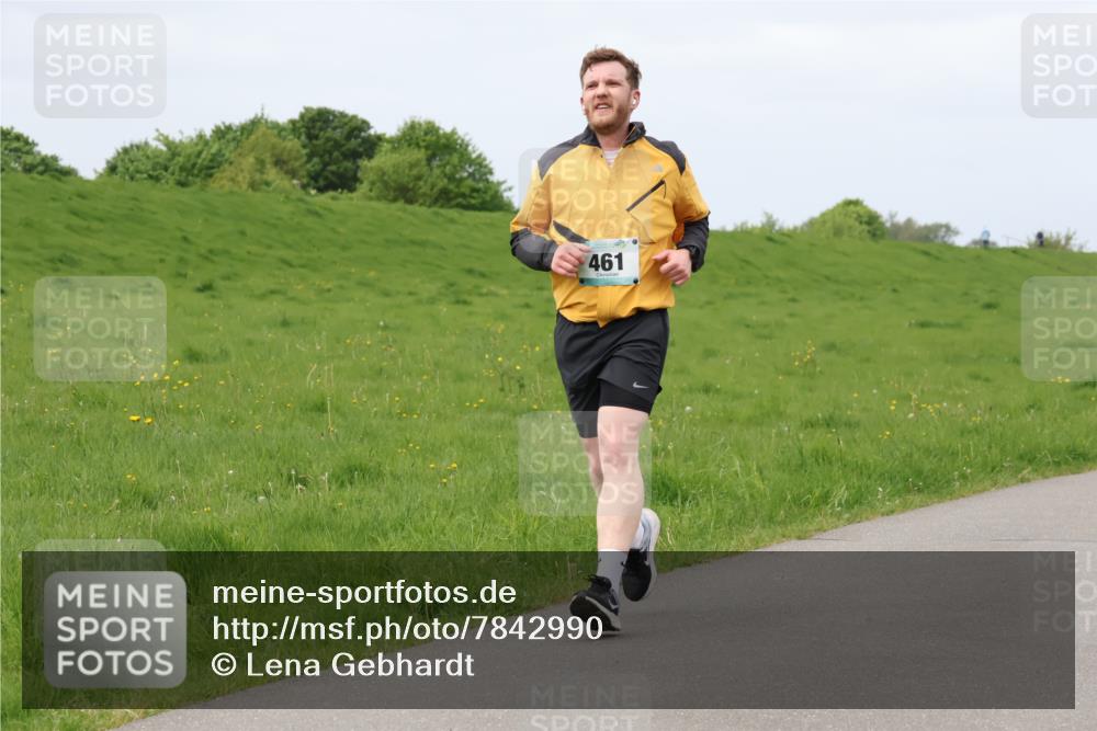 04.05.2025 - 8. Wedeler Halbmarathon Lena Gebhardt http://msf.ph/oto/7842990 04.05.2025 11:42:31 Laufen  meine-sportfotos.de