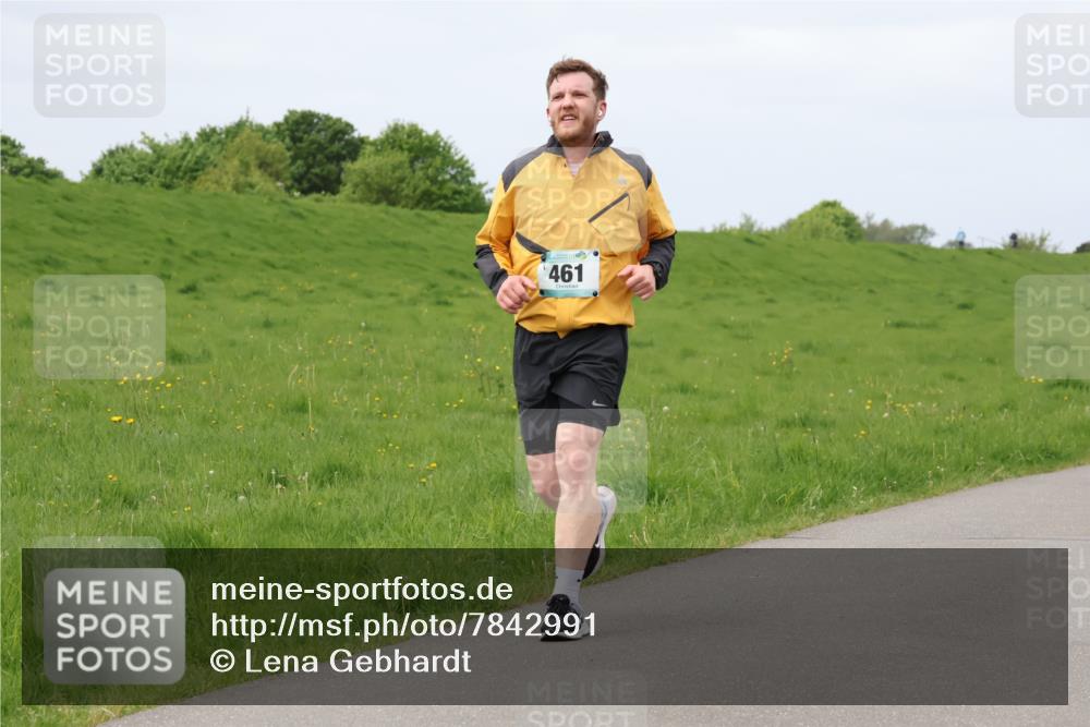 04.05.2025 - 8. Wedeler Halbmarathon Lena Gebhardt http://msf.ph/oto/7842991 04.05.2025 11:42:31 Laufen  meine-sportfotos.de