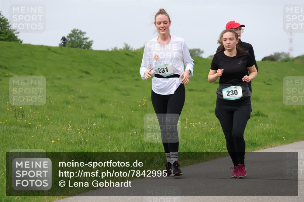 04.05.2025 - 8. Wedeler Halbmarathon Lena Gebhardt http://msf.ph/oto/7842995 04.05.2025 11:42:52 Laufen  meine-sportfotos.de