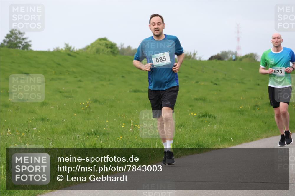 04.05.2025 - 8. Wedeler Halbmarathon Lena Gebhardt http://msf.ph/oto/7843003 04.05.2025 11:43:17 Laufen  meine-sportfotos.de
