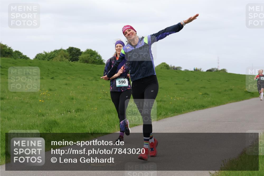04.05.2025 - 8. Wedeler Halbmarathon Lena Gebhardt http://msf.ph/oto/7843020 04.05.2025 11:46:35 Laufen  meine-sportfotos.de