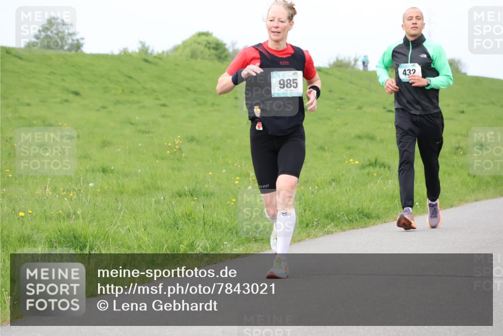 04.05.2025 - 8. Wedeler Halbmarathon Lena Gebhardt http://msf.ph/oto/7843021 04.05.2025 11:46:43 Laufen  meine-sportfotos.de