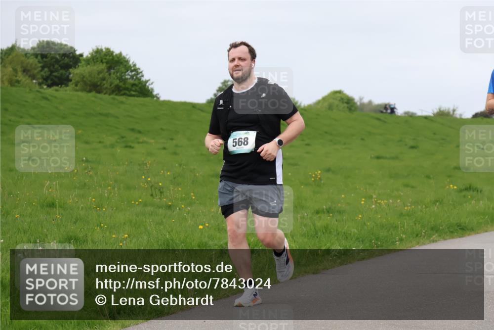 04.05.2025 - 8. Wedeler Halbmarathon Lena Gebhardt http://msf.ph/oto/7843024 04.05.2025 11:47:00 Laufen  meine-sportfotos.de