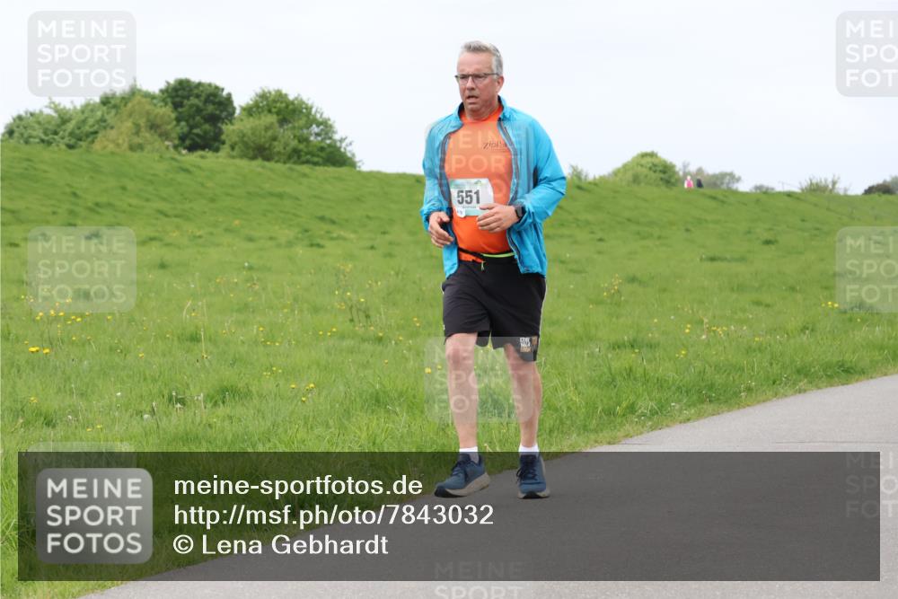 04.05.2025 - 8. Wedeler Halbmarathon Lena Gebhardt http://msf.ph/oto/7843032 04.05.2025 11:48:19 Laufen  meine-sportfotos.de