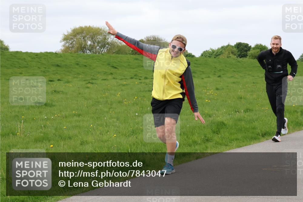 04.05.2025 - 8. Wedeler Halbmarathon Lena Gebhardt http://msf.ph/oto/7843047 04.05.2025 11:49:21 Laufen  meine-sportfotos.de