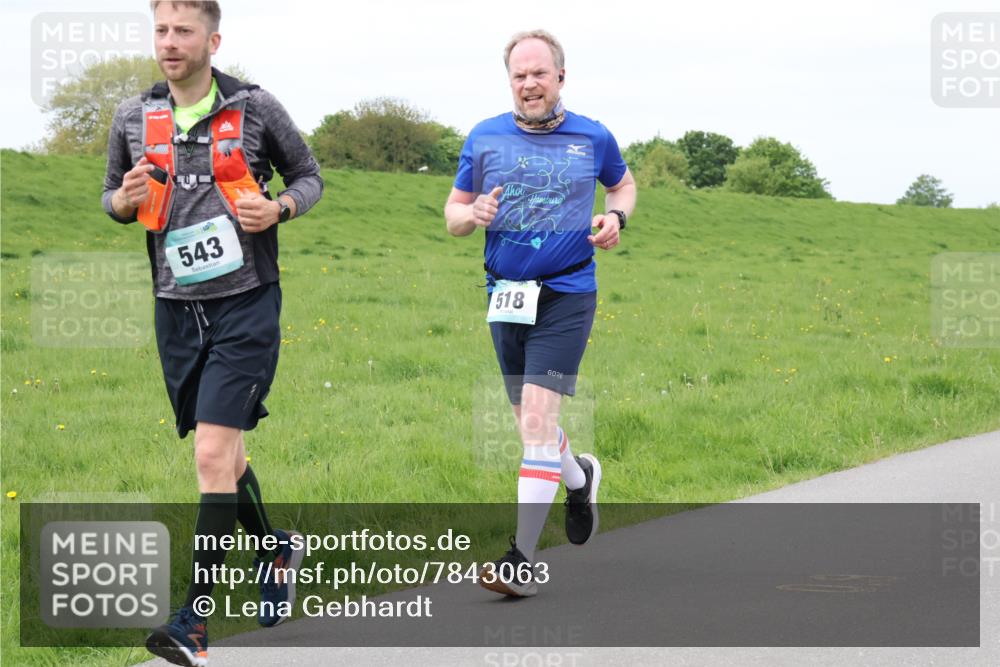 04.05.2025 - 8. Wedeler Halbmarathon Lena Gebhardt http://msf.ph/oto/7843063 04.05.2025 11:49:59 Laufen  meine-sportfotos.de
