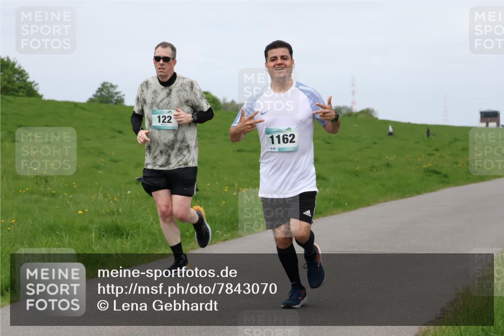 04.05.2025 - 8. Wedeler Halbmarathon Lena Gebhardt http://msf.ph/oto/7843070 04.05.2025 11:51:41 Laufen  meine-sportfotos.de