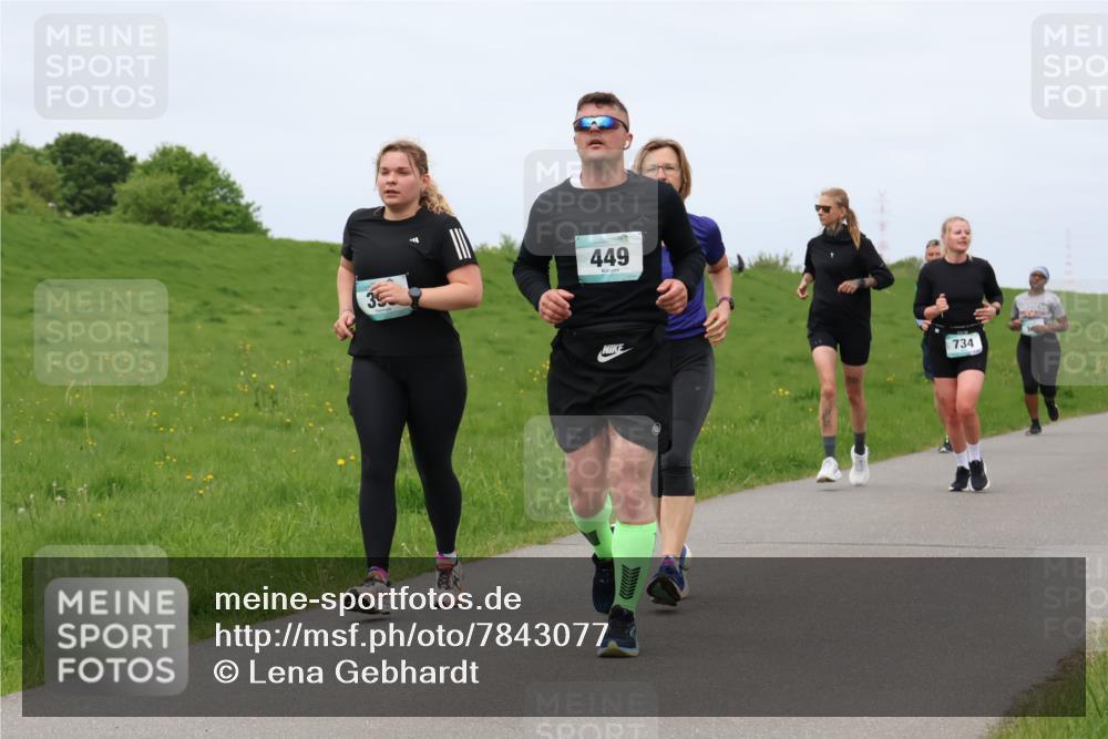 04.05.2025 - 8. Wedeler Halbmarathon Lena Gebhardt http://msf.ph/oto/7843077 04.05.2025 11:52:11 Laufen  meine-sportfotos.de