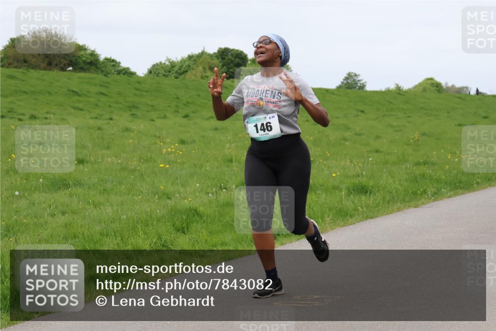 04.05.2025 - 8. Wedeler Halbmarathon Lena Gebhardt http://msf.ph/oto/7843082 04.05.2025 11:52:20 Laufen  meine-sportfotos.de