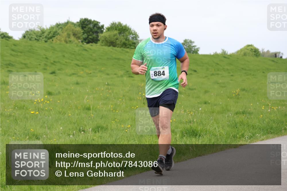 04.05.2025 - 8. Wedeler Halbmarathon Lena Gebhardt http://msf.ph/oto/7843086 04.05.2025 11:52:46 Laufen  meine-sportfotos.de