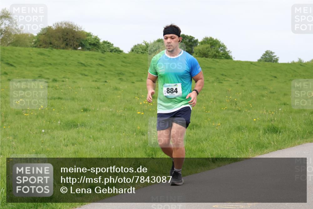 04.05.2025 - 8. Wedeler Halbmarathon Lena Gebhardt http://msf.ph/oto/7843087 04.05.2025 11:52:47 Laufen  meine-sportfotos.de