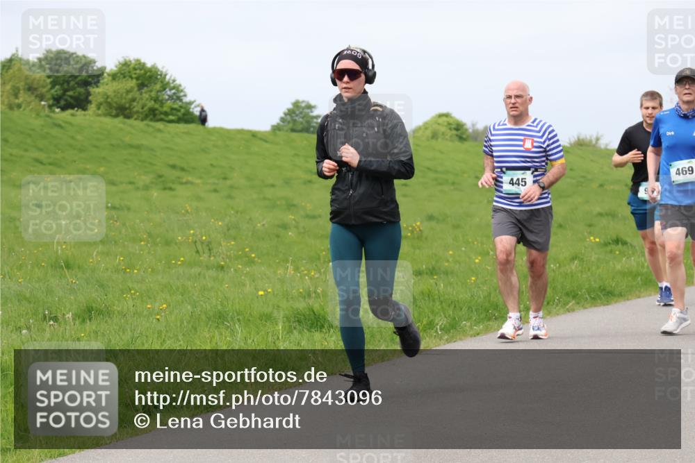04.05.2025 - 8. Wedeler Halbmarathon Lena Gebhardt http://msf.ph/oto/7843096 04.05.2025 11:54:39 Laufen  meine-sportfotos.de