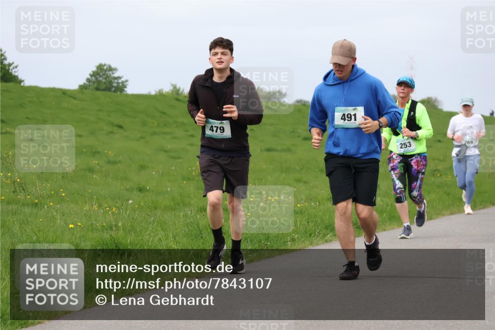04.05.2025 - 8. Wedeler Halbmarathon Lena Gebhardt http://msf.ph/oto/7843107 04.05.2025 11:57:11 Laufen  meine-sportfotos.de