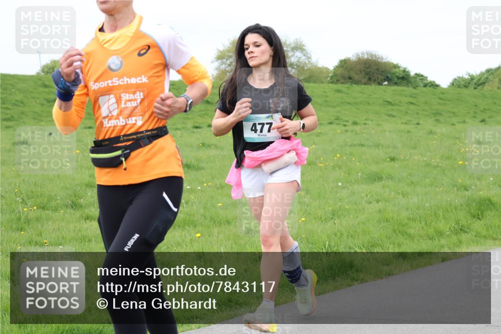 04.05.2025 - 8. Wedeler Halbmarathon Lena Gebhardt http://msf.ph/oto/7843117 04.05.2025 11:59:21 Laufen  meine-sportfotos.de