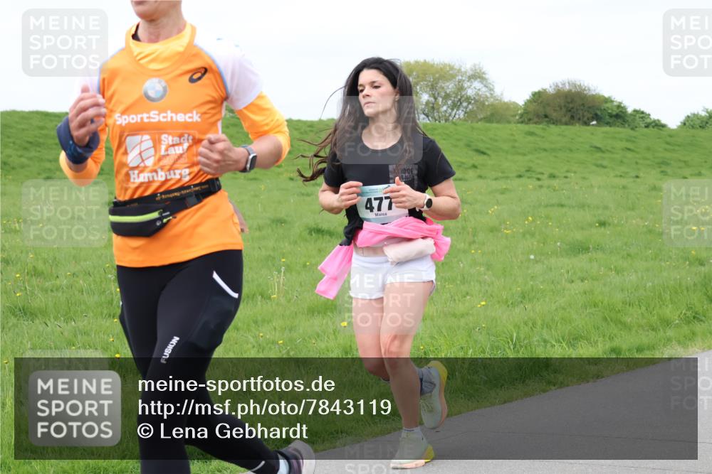 04.05.2025 - 8. Wedeler Halbmarathon Lena Gebhardt http://msf.ph/oto/7843119 04.05.2025 11:59:21 Laufen  meine-sportfotos.de
