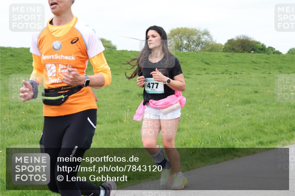 04.05.2025 - 8. Wedeler Halbmarathon Lena Gebhardt http://msf.ph/oto/7843120 04.05.2025 11:59:21 Laufen  meine-sportfotos.de