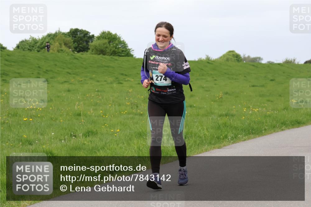 04.05.2025 - 8. Wedeler Halbmarathon Lena Gebhardt http://msf.ph/oto/7843142 04.05.2025 12:02:19 Laufen  meine-sportfotos.de