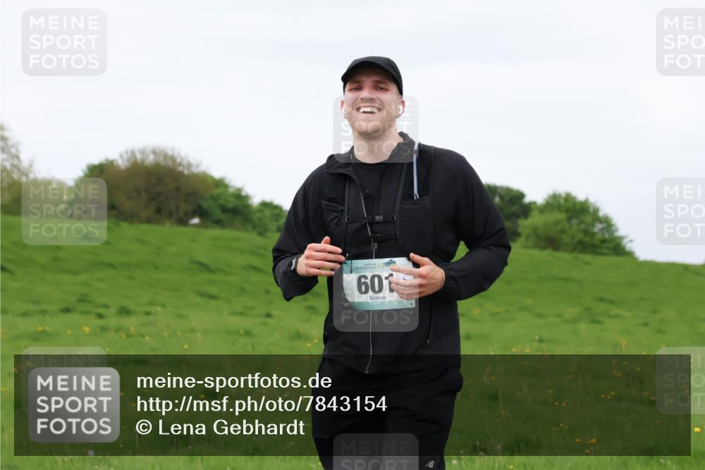 04.05.2025 - 8. Wedeler Halbmarathon Lena Gebhardt http://msf.ph/oto/7843154 04.05.2025 12:03:21 Laufen  meine-sportfotos.de