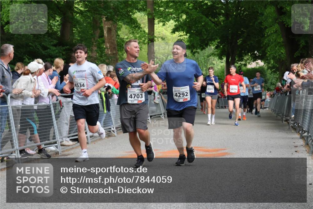 17.05.2025 - Störlauf Strokosch-Dieckow http://msf.ph/oto/7844059 17.05.2025 18:59:56 Ziel 4534, 4602, 5076, 5036, 11, 4703, 1, 4292 meine-sportfotos.de