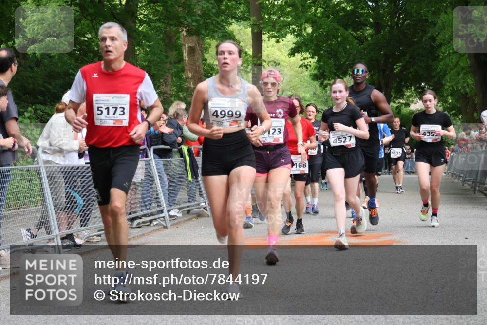17.05.2025 - Störlauf Strokosch-Dieckow http://msf.ph/oto/7844197 17.05.2025 19:00:55 Ziel 5173, 4999, 123, 168, 4527, 5133, 435 meine-sportfotos.de