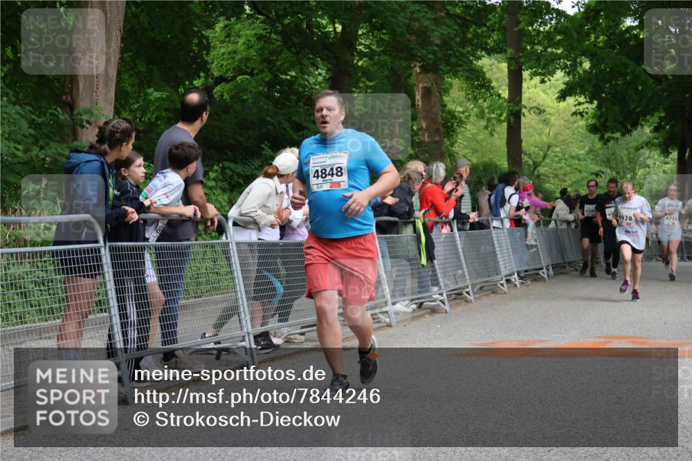 17.05.2025 - Störlauf Strokosch-Dieckow http://msf.ph/oto/7844246 17.05.2025 19:01:08 Ziel 4848, 4243, 4346, 49, 4928 meine-sportfotos.de