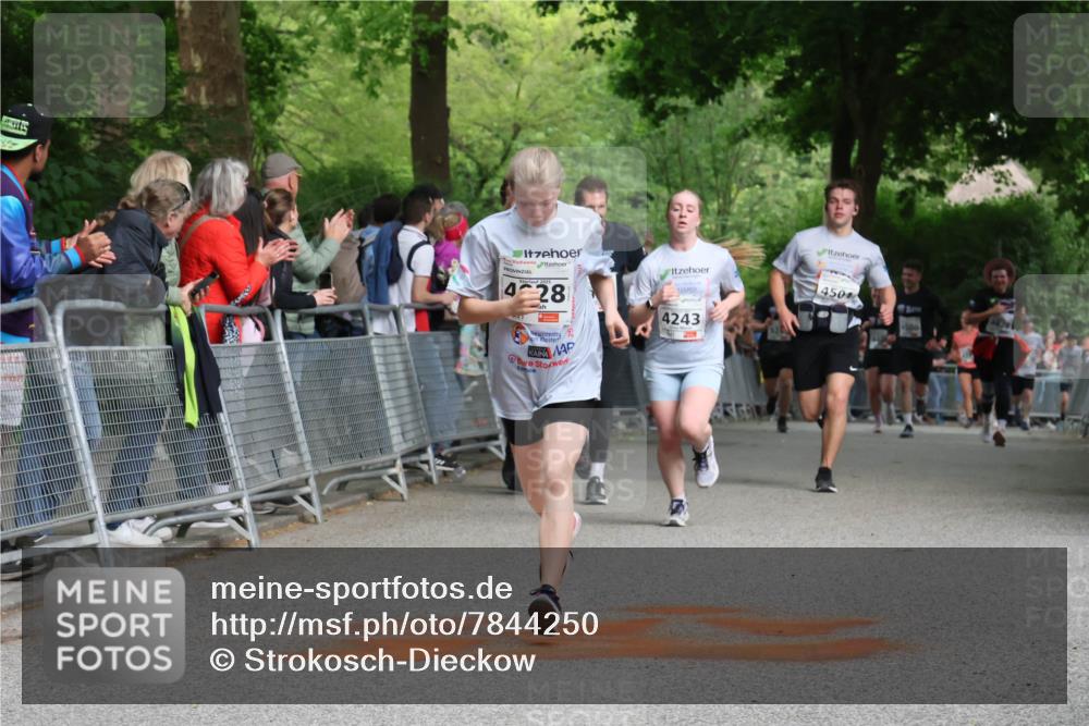 17.05.2025 - Störlauf Strokosch-Dieckow http://msf.ph/oto/7844250 17.05.2025 19:01:10 Ziel 428, 4243, 450 meine-sportfotos.de