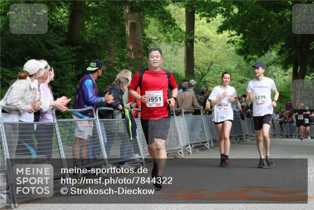 17.05.2025 - Störlauf Strokosch-Dieckow http://msf.ph/oto/7844322 17.05.2025 19:01:44 Ziel 1951, 4654, 5279 meine-sportfotos.de