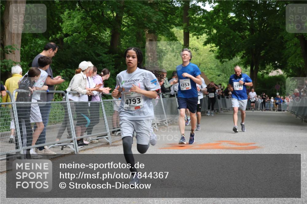 17.05.2025 - Störlauf Strokosch-Dieckow http://msf.ph/oto/7844367 17.05.2025 19:02:10 Ziel 4793, 4353, 4378, 5211 meine-sportfotos.de