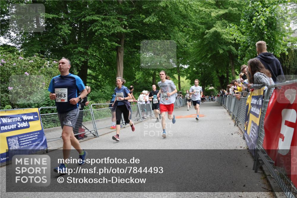 17.05.2025 - Störlauf Strokosch-Dieckow http://msf.ph/oto/7844493 17.05.2025 19:03:02 Ziel 4963, 05, 5132, 4780, 528 meine-sportfotos.de