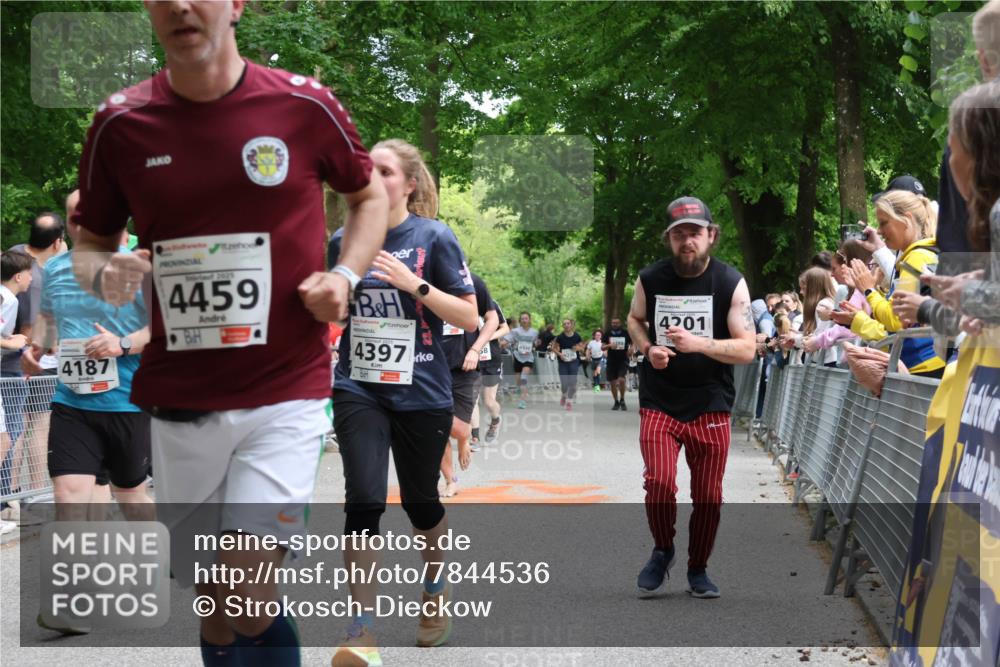 17.05.2025 - Störlauf Strokosch-Dieckow http://msf.ph/oto/7844536 17.05.2025 19:03:27 Ziel 4187, 2025, 4459, 4397, 28, 4201 meine-sportfotos.de