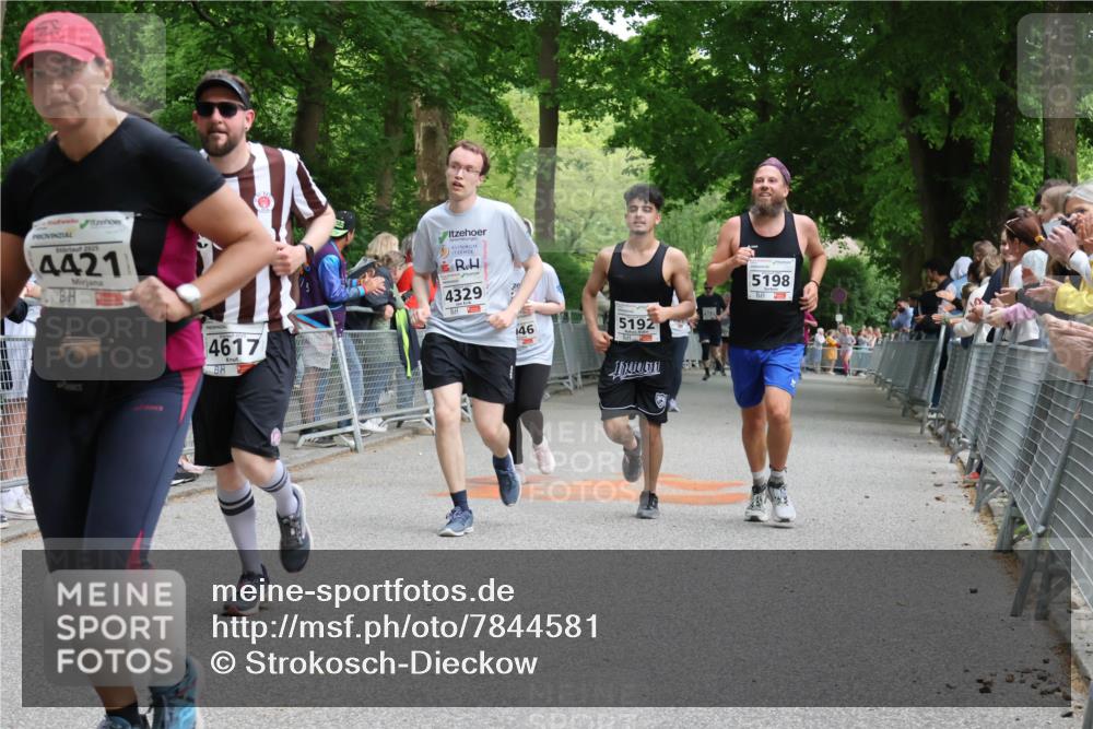 17.05.2025 - Störlauf Strokosch-Dieckow http://msf.ph/oto/7844581 17.05.2025 19:03:49 Ziel 2025, 4421, 4617, 4329, 146, 5192, 5198 meine-sportfotos.de