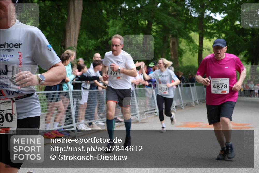 17.05.2025 - Störlauf Strokosch-Dieckow http://msf.ph/oto/7844612 17.05.2025 19:04:04 Ziel 025, 90, 4971, 4878, 4932 meine-sportfotos.de