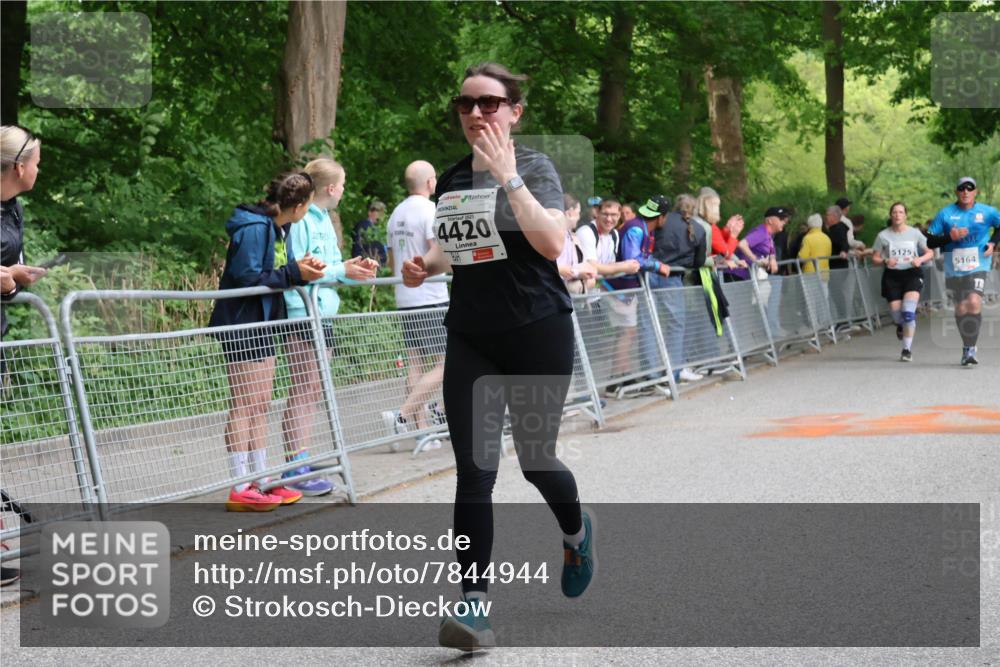 17.05.2025 - Störlauf Strokosch-Dieckow http://msf.ph/oto/7844944 17.05.2025 19:07:00 Ziel 2025, 4420, 5125, 5164 meine-sportfotos.de
