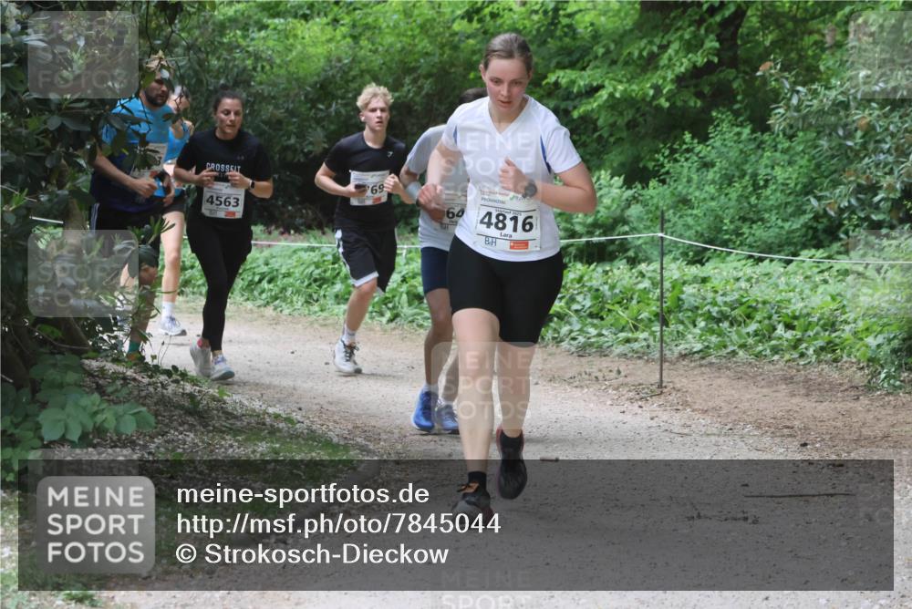 17.05.2025 - Störlauf Strokosch-Dieckow http://msf.ph/oto/7845044 17.05.2025 18:55:40 Laufen 4563, 69, 64, 4816 meine-sportfotos.de