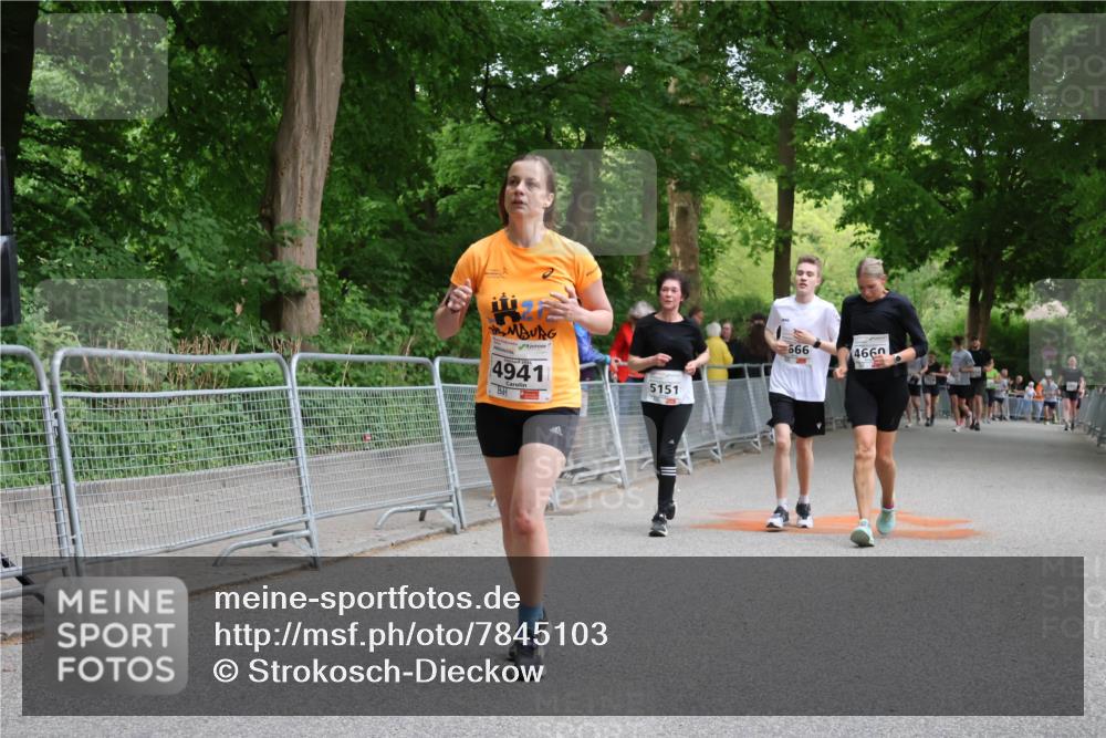 17.05.2025 - Störlauf Strokosch-Dieckow http://msf.ph/oto/7845103 17.05.2025 19:08:51 Ziel 4941, 5151, 666, 4660 meine-sportfotos.de