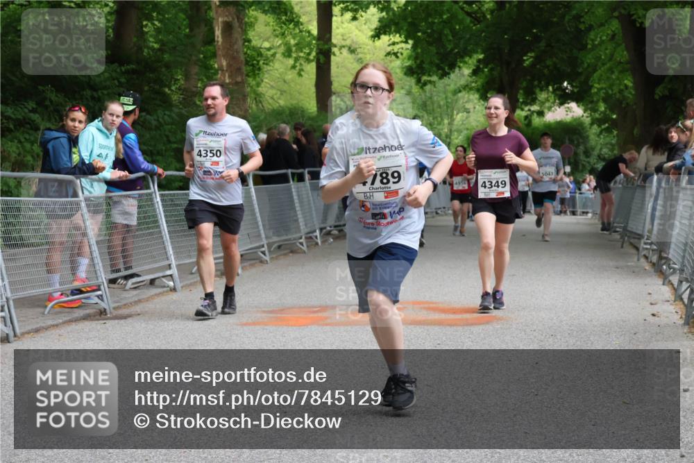 17.05.2025 - Störlauf Strokosch-Dieckow http://msf.ph/oto/7845129 17.05.2025 19:09:17 Ziel 4, 4350, 2025, 789, 5043, 4956, 4349 meine-sportfotos.de