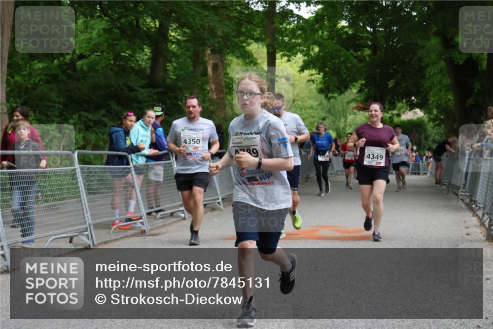 17.05.2025 - Störlauf Strokosch-Dieckow http://msf.ph/oto/7845131 17.05.2025 19:09:17 Ziel 4350, 89, 4349 meine-sportfotos.de